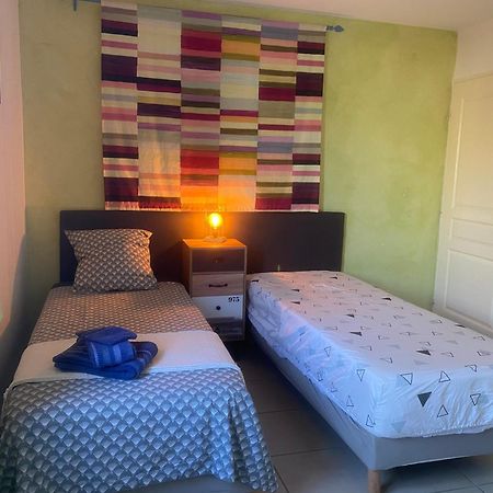 Gite Romarin Avec Spa Saint-Jean-de-Barrou Luaran gambar